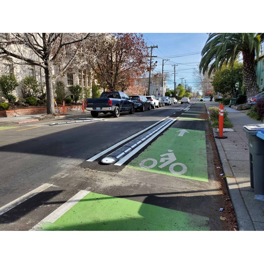 Bike lane curb