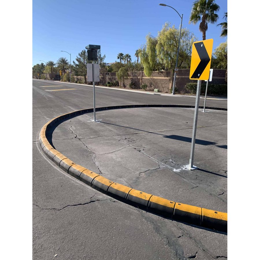 Engineered rubber curb